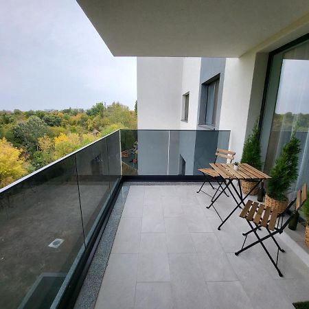 Green TAM - Nature heaven - Private parking Boekarest Buitenkant foto